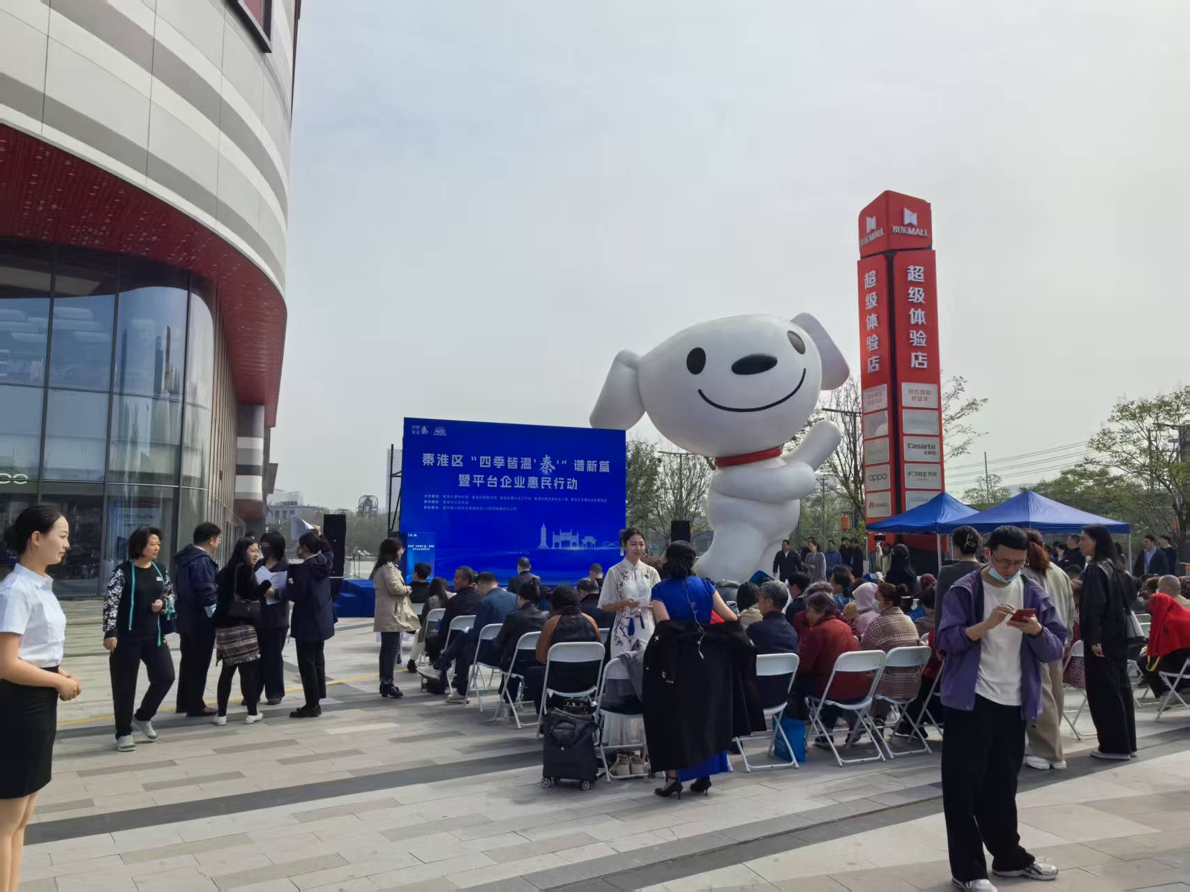 ��������ͥ���衱�ذ���Ŀϵ�л�㱨�����ļ����¡��ء�����ƪ����ƽ̨��ҵ�����ж�